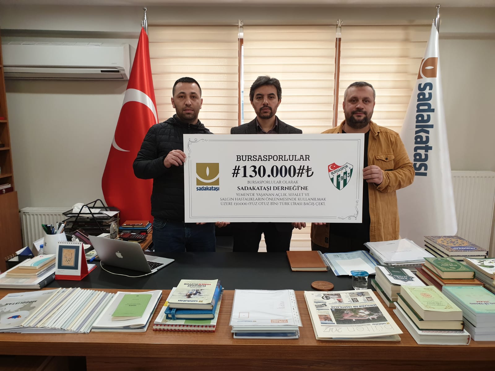 Bursaspor fans help Yemen