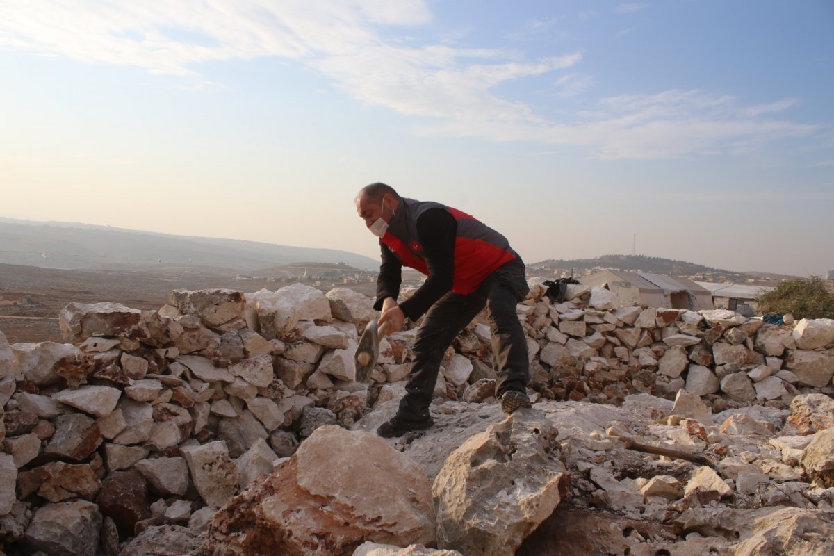 The Foundations of 100 Briquette Houses Were Laid in Idlib