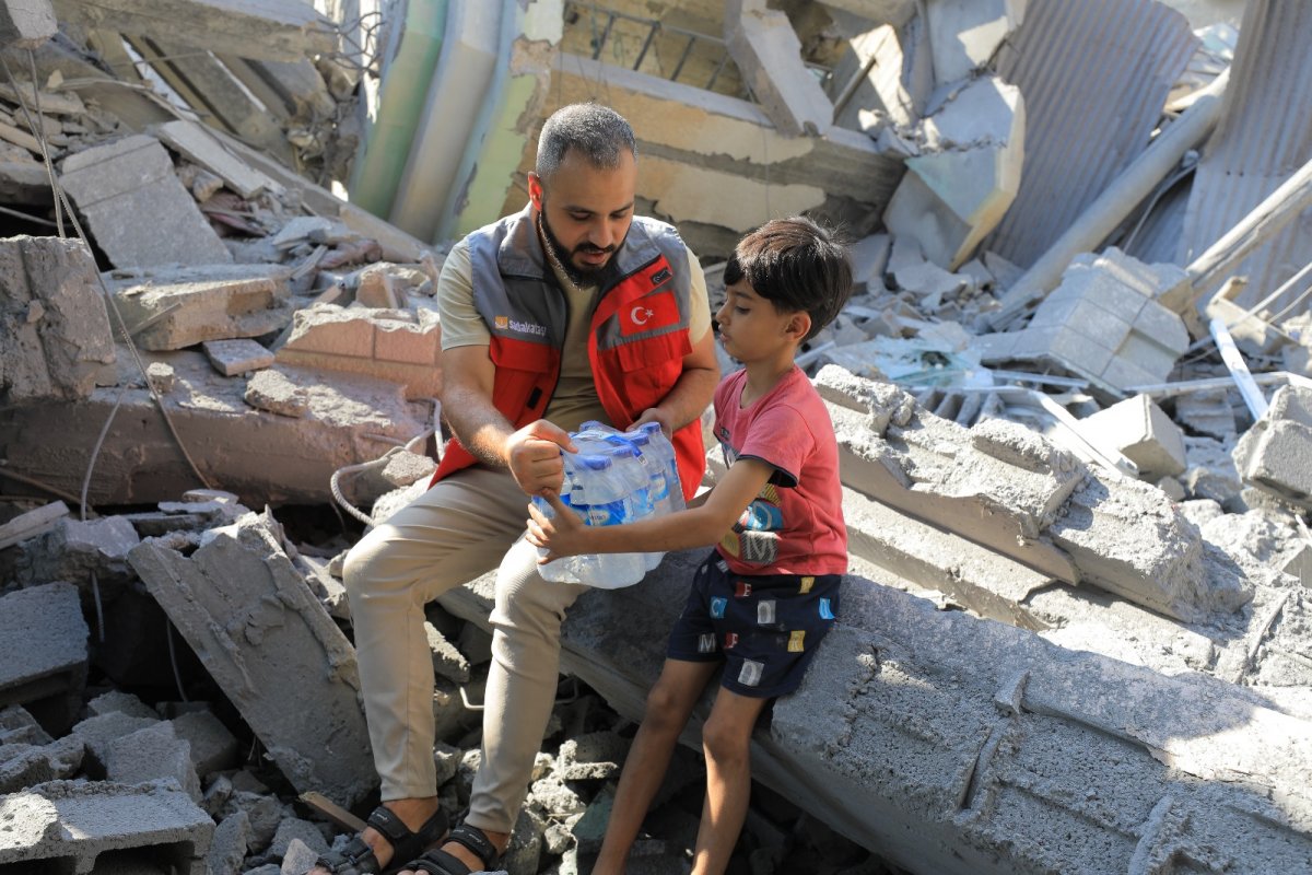 Sadakataşı Delivers Emergency Aid to Gaza