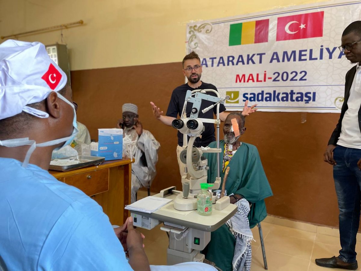 500 cataract surgeries in Mali