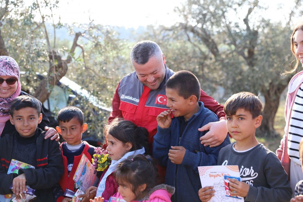 Earthquake aid continues