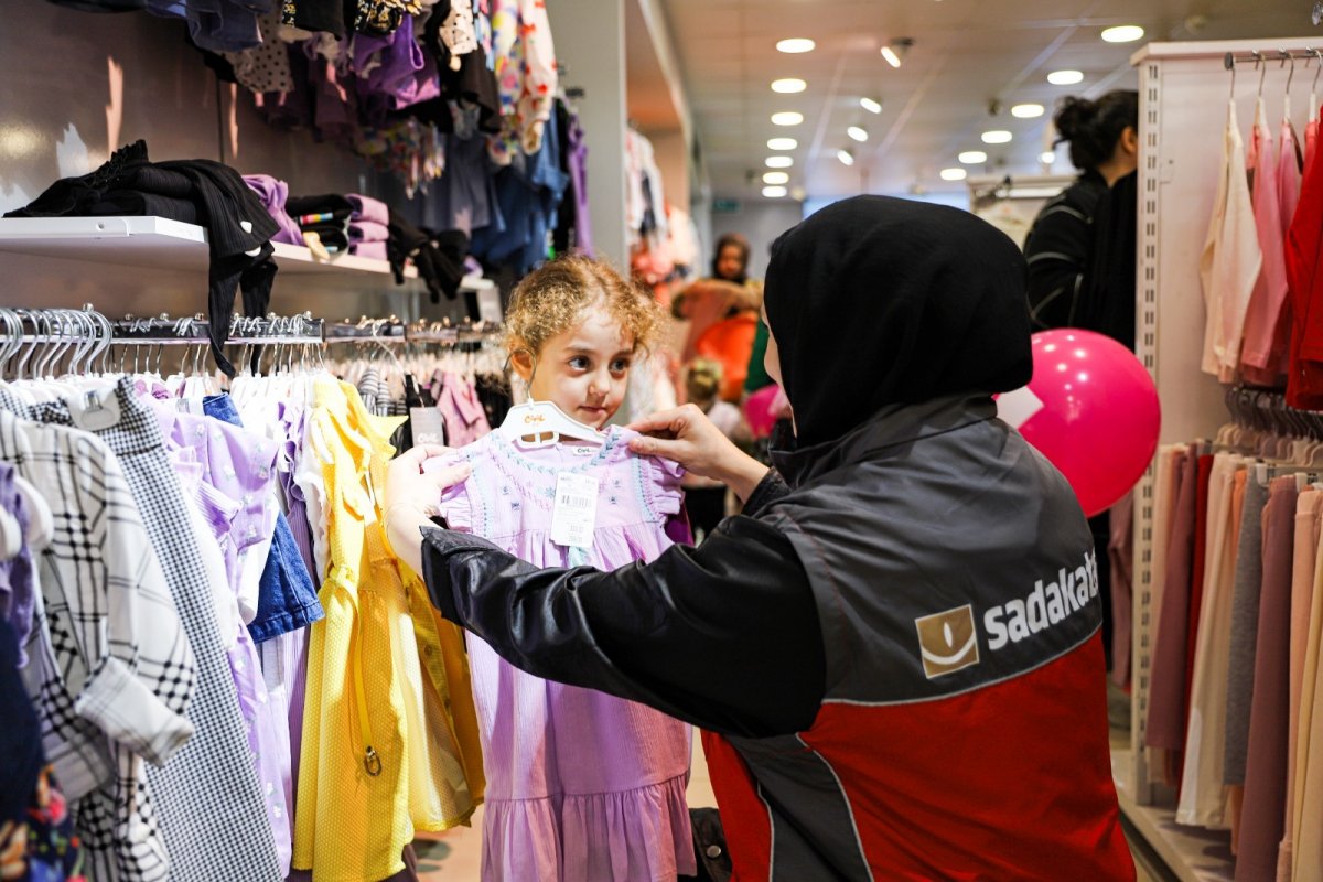 Sadakataşı distributed Ramadan aid to 500,000 people