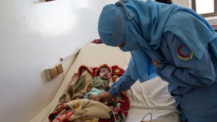 Yemen'de her 2 saatte 1 anne ve 6 çocuk ölüyor